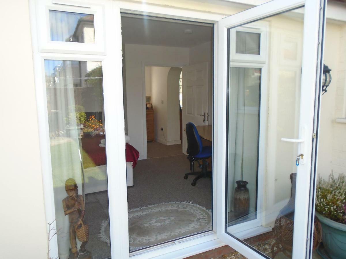 Tea In Liverpool - Private - Quiet - Ground Floor - En-Suite - Walk-In-Shower Exteriér fotografie