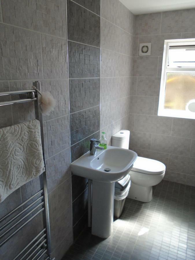 Tea In Liverpool - Private - Quiet - Ground Floor - En-Suite - Walk-In-Shower Exteriér fotografie
