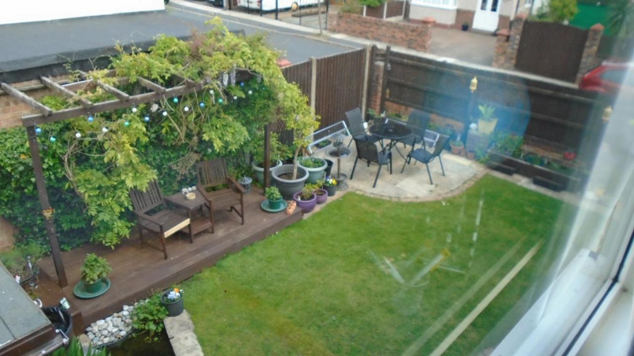 Tea In Liverpool - Private - Quiet - Ground Floor - En-Suite - Walk-In-Shower Exteriér fotografie