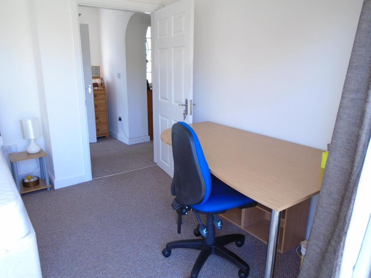 Tea In Liverpool - Private - Quiet - Ground Floor - En-Suite - Walk-In-Shower Exteriér fotografie